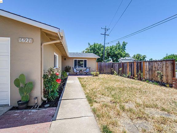 1621 Park St, Livermore, CA 94551 | MLS #41065034 | Zillow