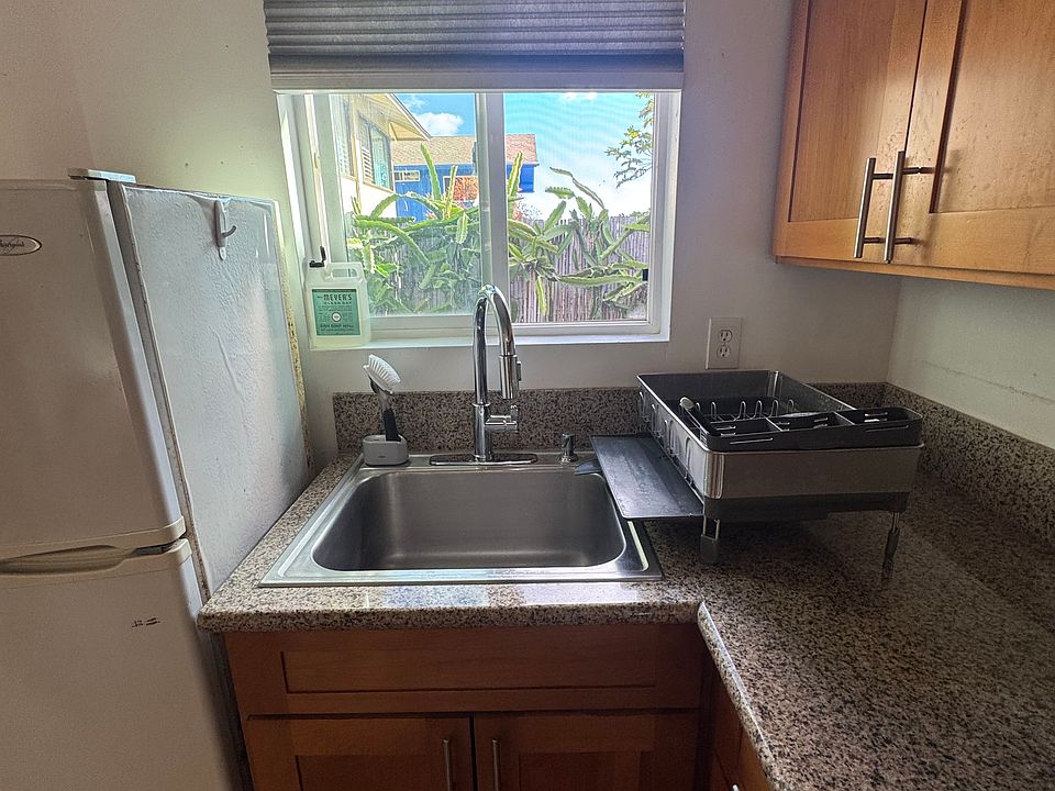 1st image of 3523 Kilauea Ave #D