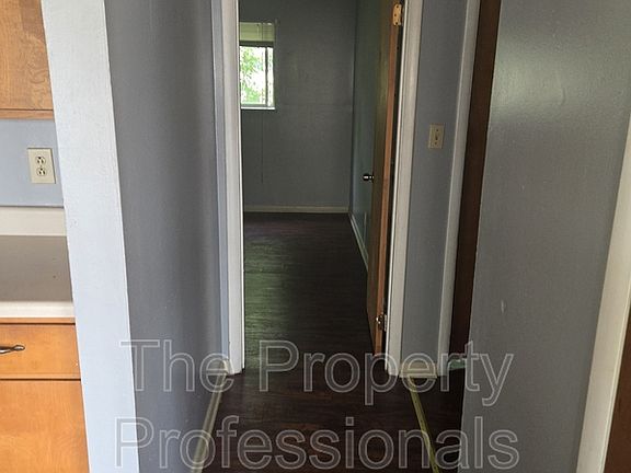 4th image of 501 Vanderbilt St APT C