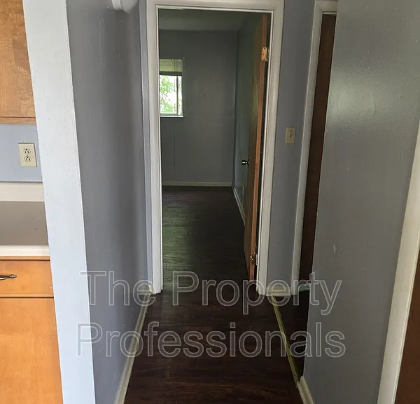 501 Vanderbilt St #C — Photo 4