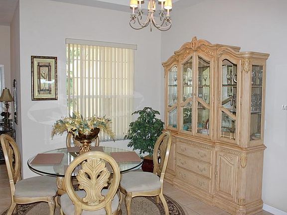 3rd image of 2350 The Oaks Blvd