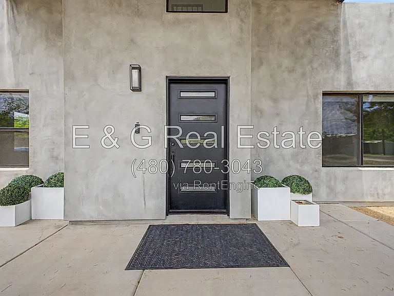 2312 E Curnow Dr — Photo 5