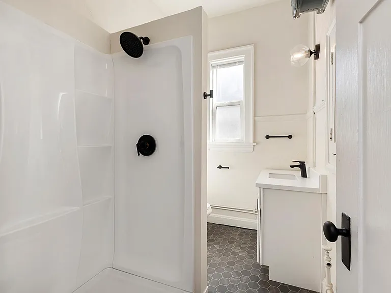 1633 Boylston Ave — Photo 8