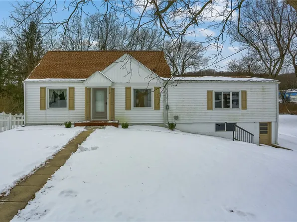 112 Maple Dr, Valencia, PA 16059