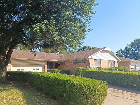 3rd image of 933 Poinsettia Dr