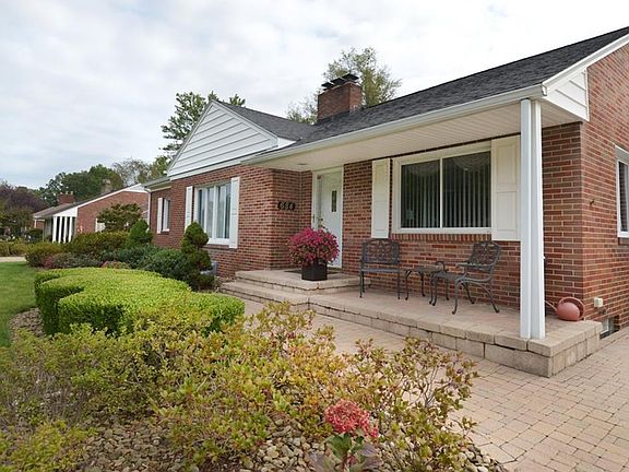 3rd image of 684 Melwood Dr NE