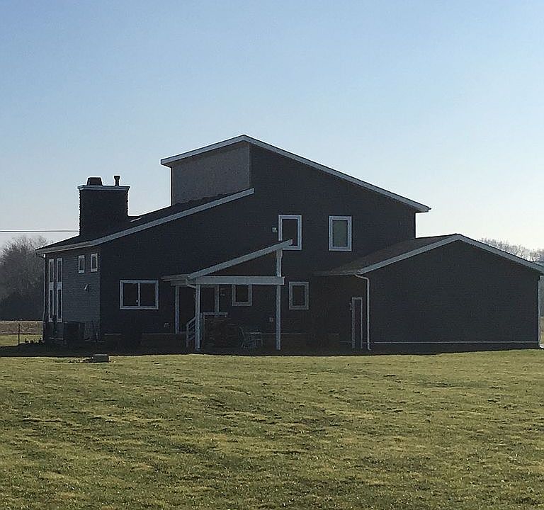 2nd image of 3384 Kreighbaum Rd