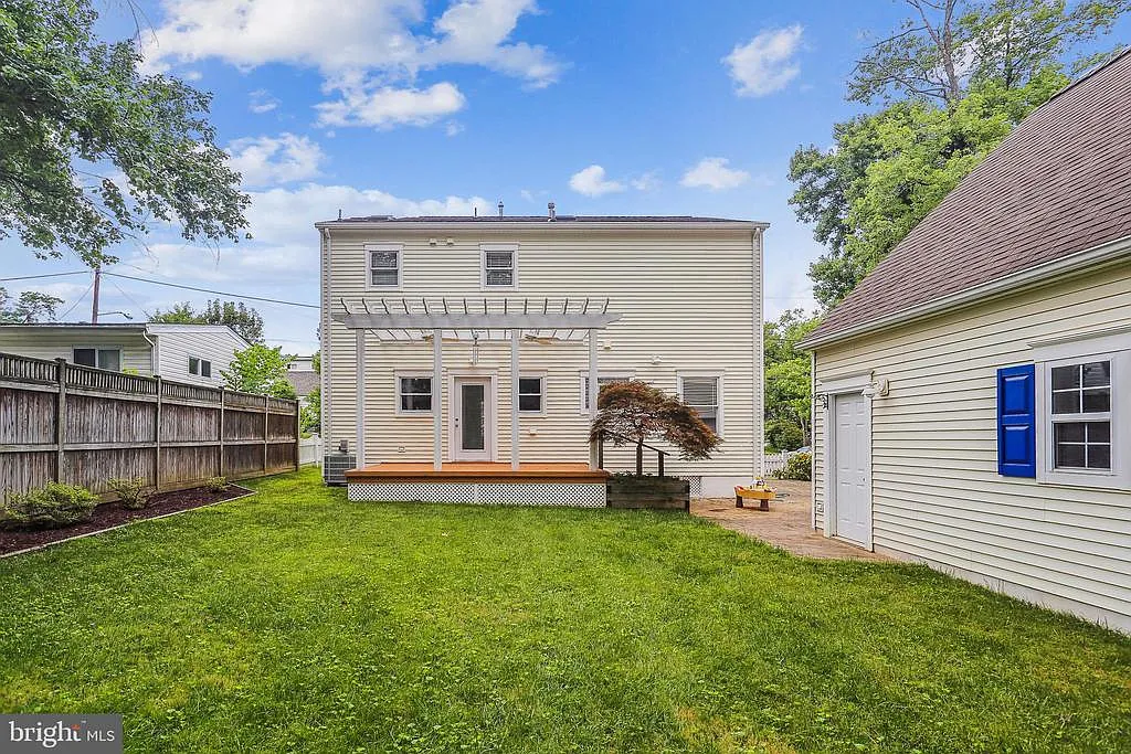 3 bed, 3.0 bath, 1400 sqft, $3,600 — Photo 4