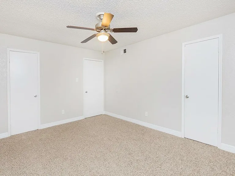 Villas At Braeburn — Photo 19