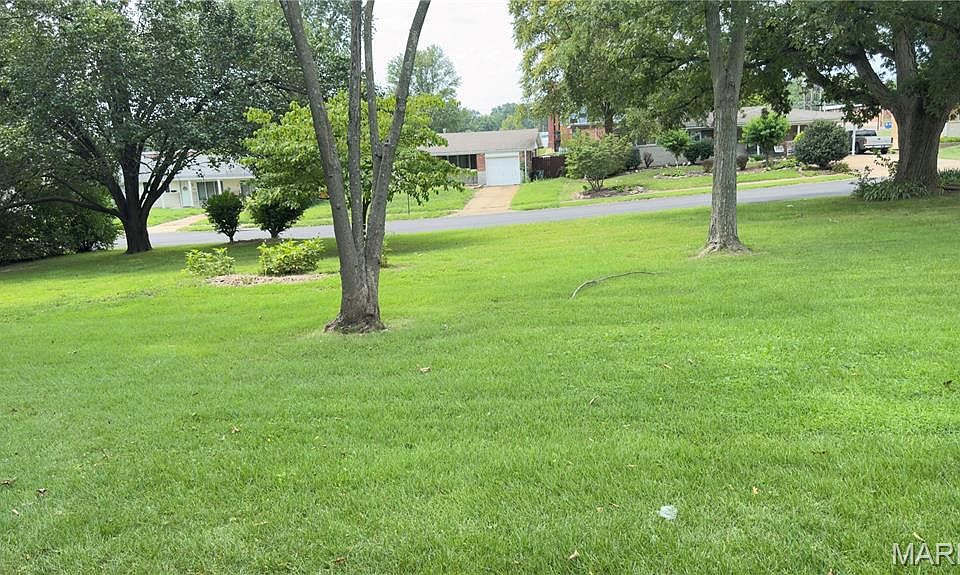 1st image of 660 Herbst Dr
