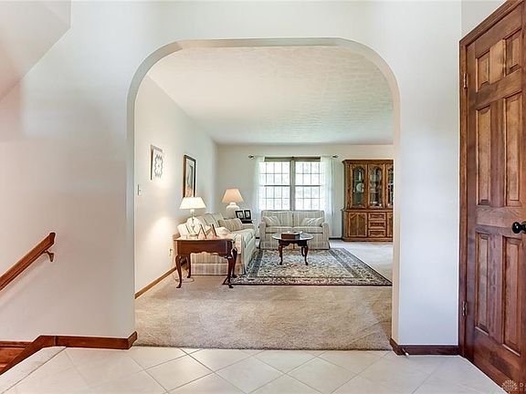 5th image of 2477 Greenlawn Dr