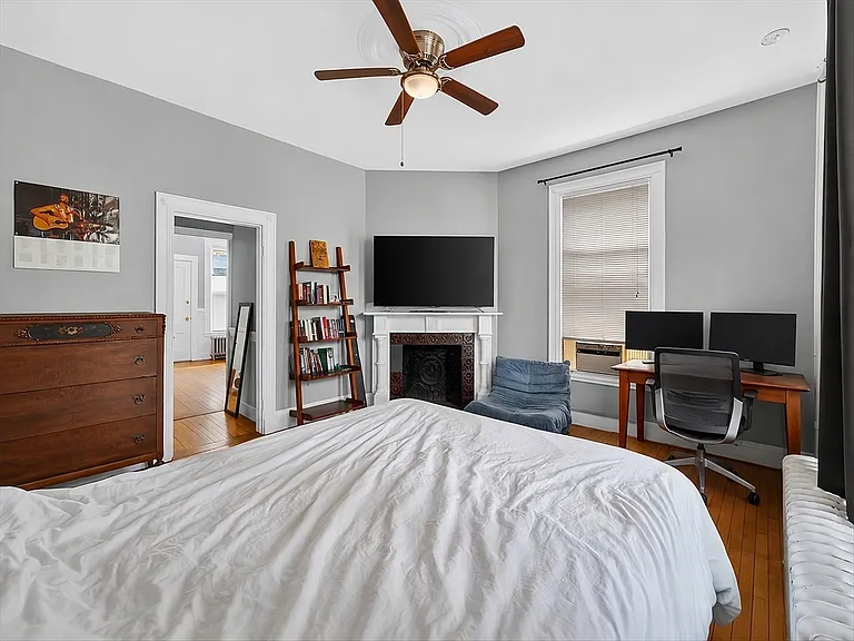 41 Walnut St #1R — Photo 11
