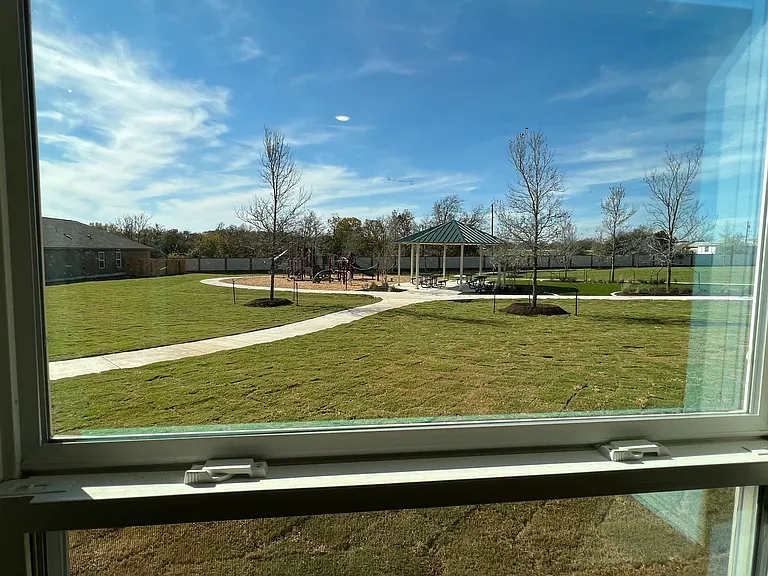 364 Crescent Park Dr — Photo 8