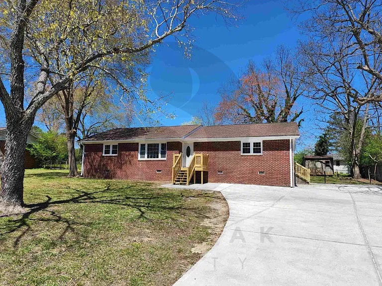 2602 Lake Harbin Rd — Photo 2
