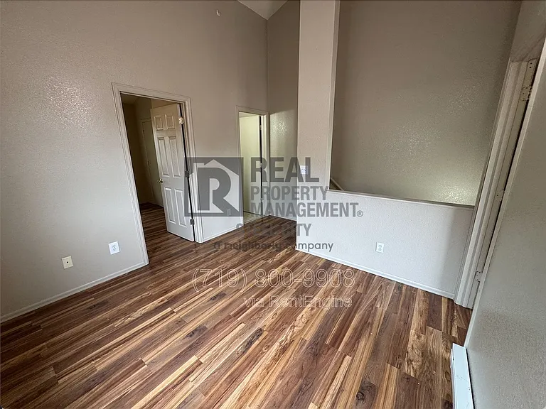 1717 Oakshire Ln #D — Photo 8