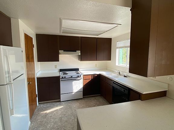 2nd image of 1515 Stanford Ave #C