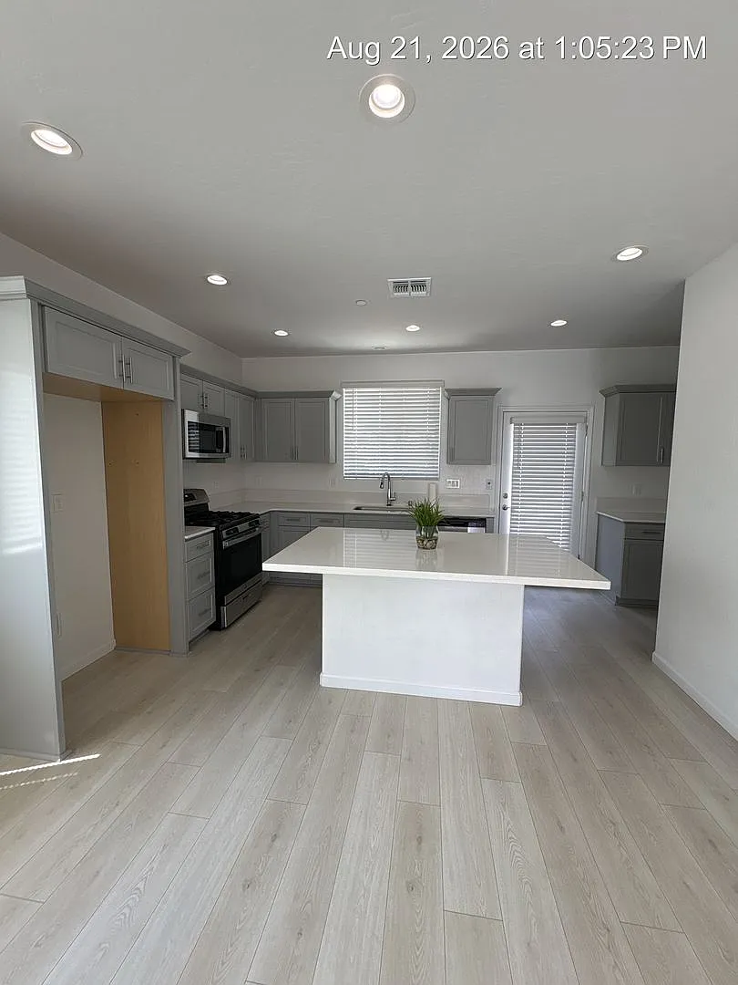 Northside Visalia Home! Now Ready! — Photo 3