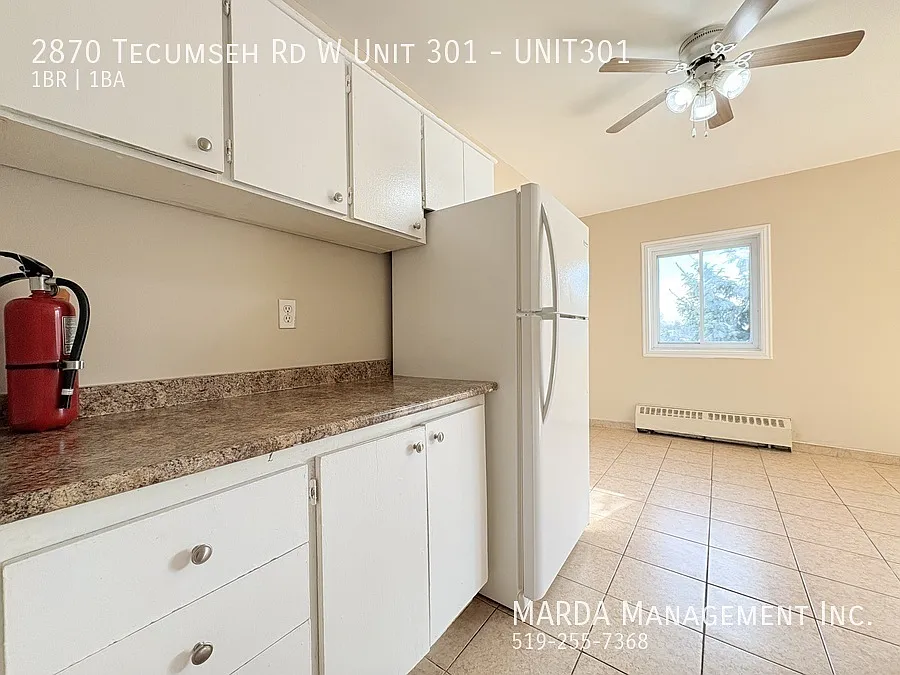 Spacious 1 Bed/1 Bath Unit Near University Of Windsor + Hydro — Photo 4