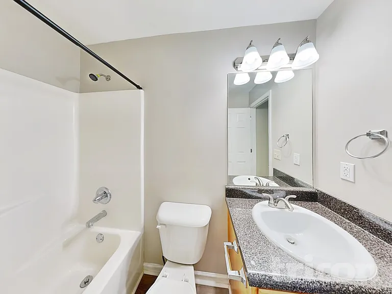 39 Wyndham Ct SE — Photo 10