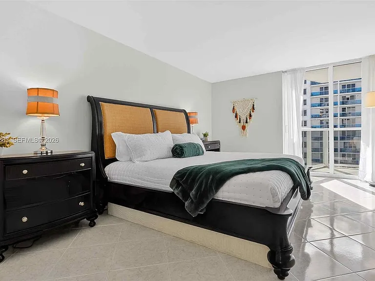 2401 Collins Ave #1406 — Photo 23