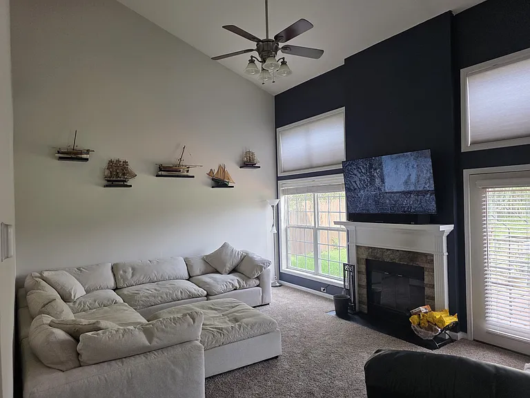 4332 Rivard Ln — Photo 6