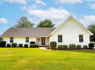 28 Fathom Cir, Hattiesburg, MS 39402