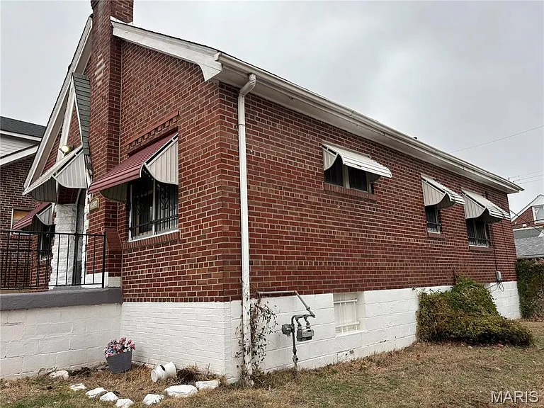 5916 Alpha Ave — Photo 2