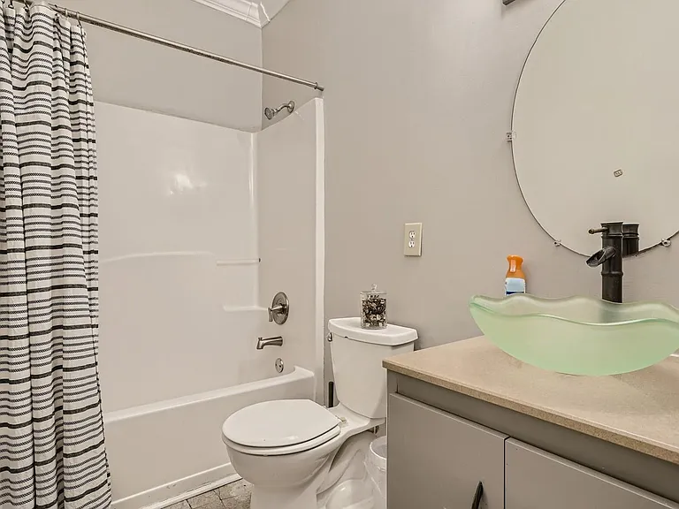 1113 Windsor St SW — Photo 17
