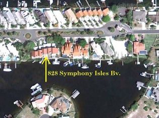 828 Symphony Isles Blvd, Apollo Beach, FL 33572