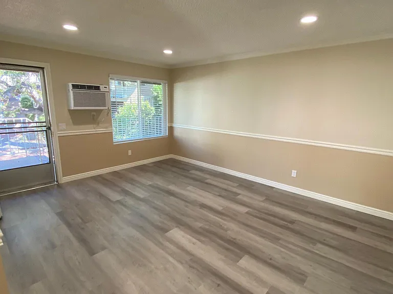 737 E Pine St #8 — Photo 4