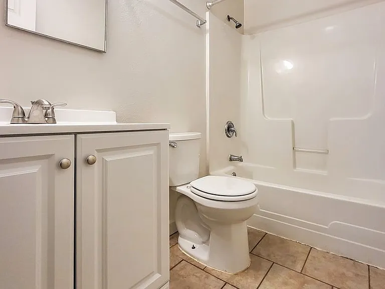 861 Chemawa Rd N — Photo 20
