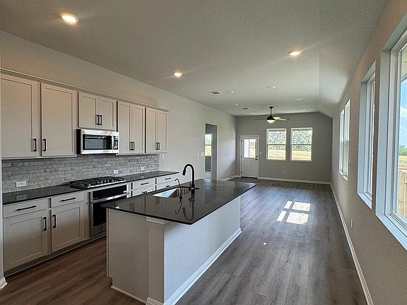 4th image of 284 Denali Way