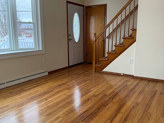 3rd image of 41 Imperial Ave