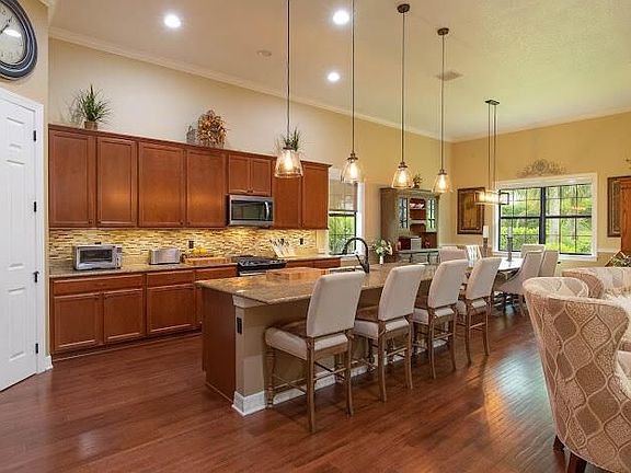 3rd image of 4205 Siena Cir