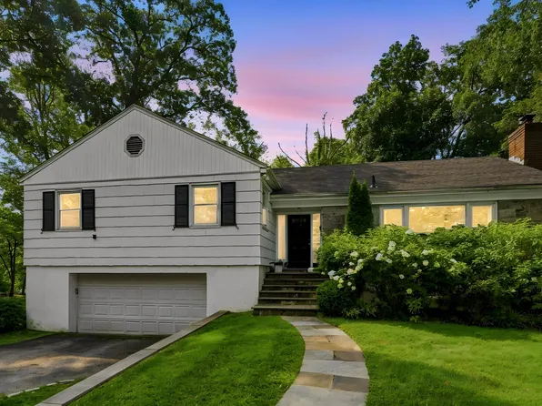 24 Benedict Rd, Scarsdale, NY 10583