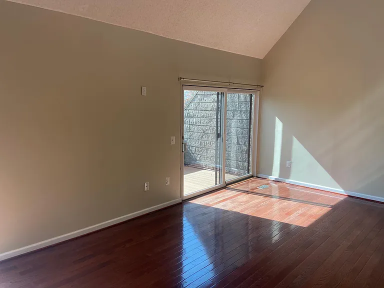 2213 Clove Ter — Photo 8