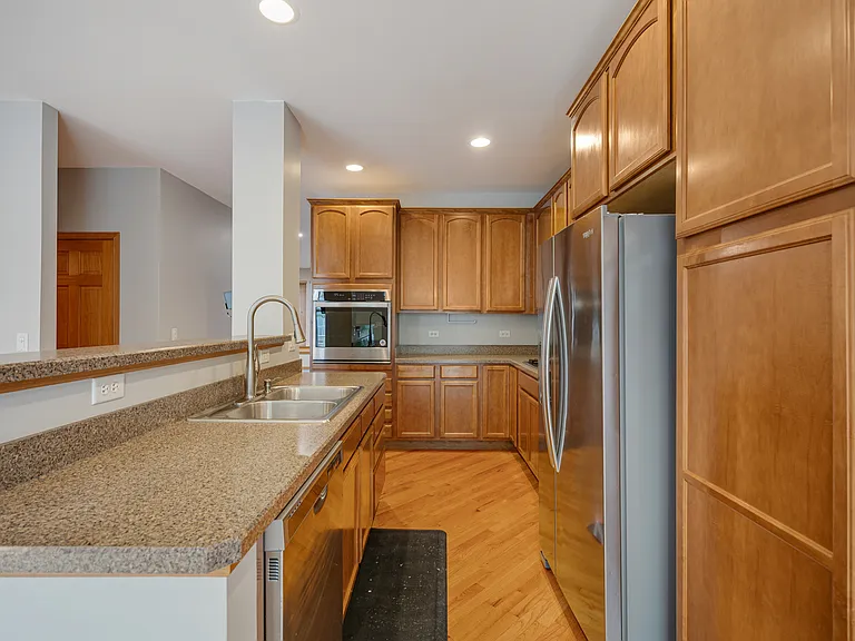 5568 Cambridge Way — Photo 10