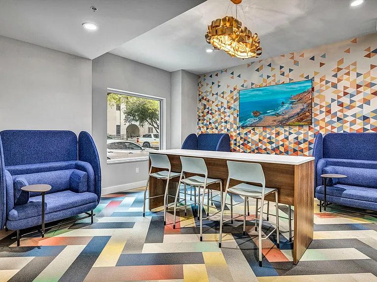 The Quarters Nueces House (Student Housing - Rent by the Bed) — Photo 58
