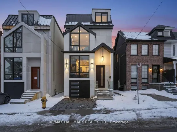 10 Wheeler Ave, Toronto, ON M4L 3V2