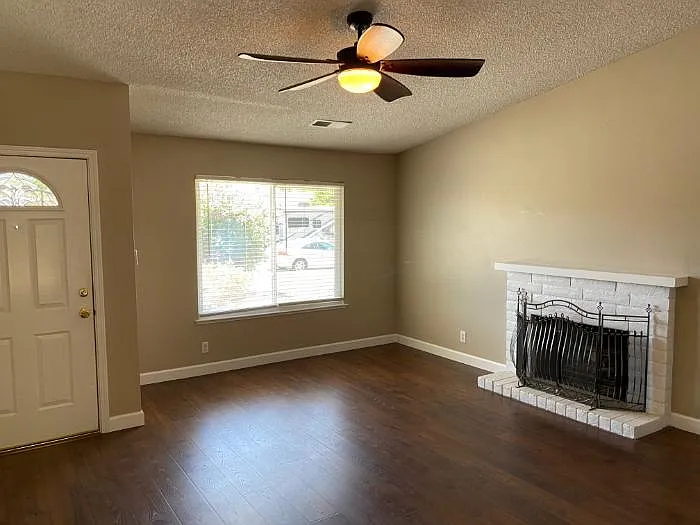 Living room - 446 Edwin Dr