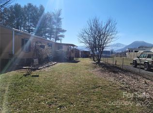 71 Flat Creek Dr, Waynesville, NC 28785