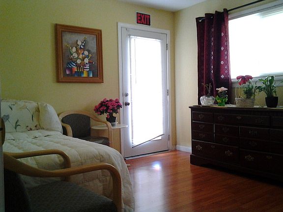 2nd image of 122 Landana St