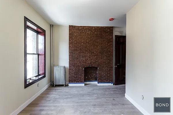 Rented by Bond New York | media 31