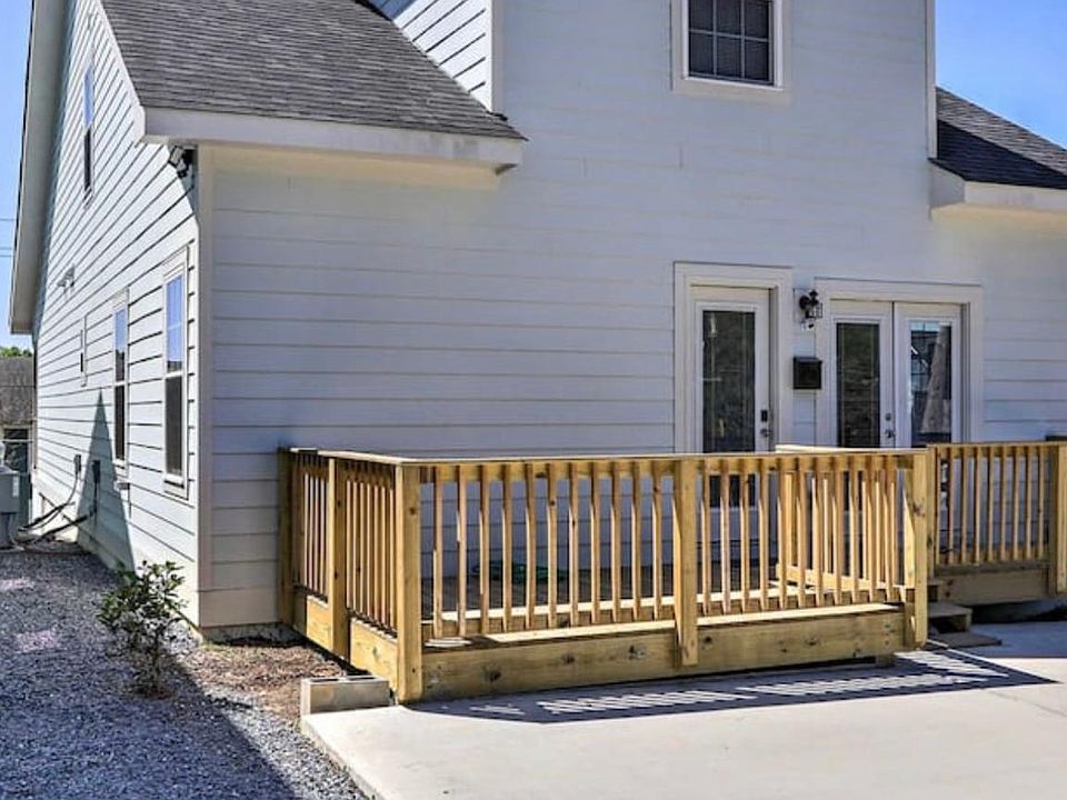 Unit's entrance