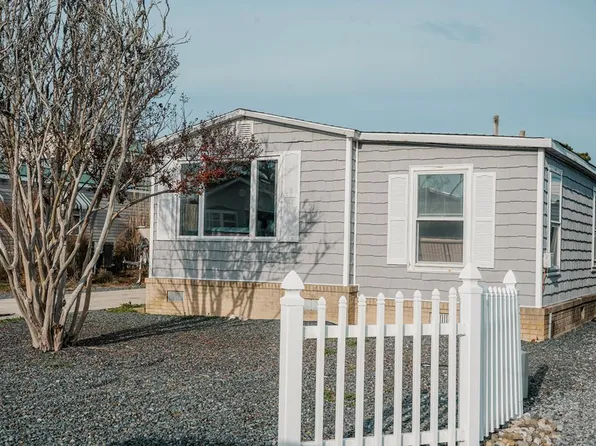 8259 Sea Shell Dr, Chincoteague, VA 23336