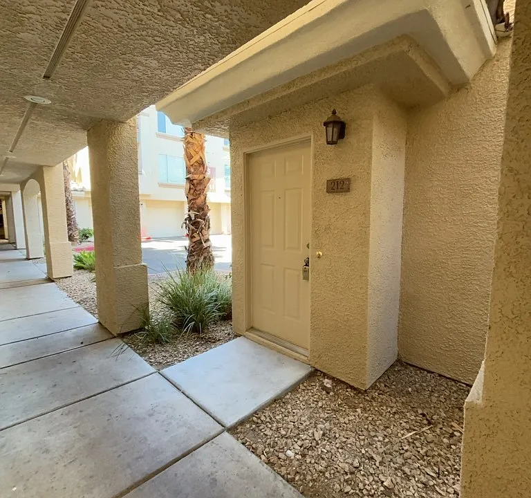 7111 S Durango Dr #212