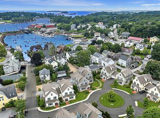 21 Saw Mill Cir, Manchester, MA 01944