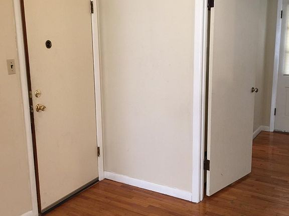 3rd image of 705 N 13th St APT 3