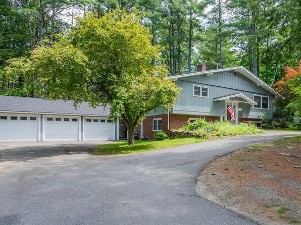 17 Apple Tree Lane, Manchester, ME 04351