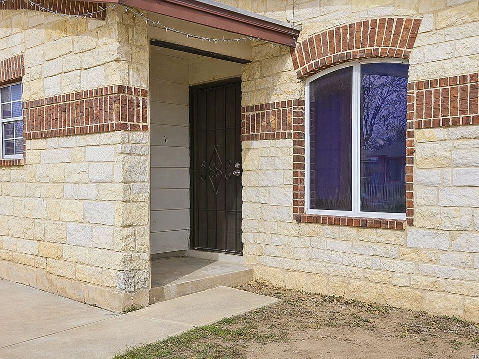 1st image of 554 Park Village